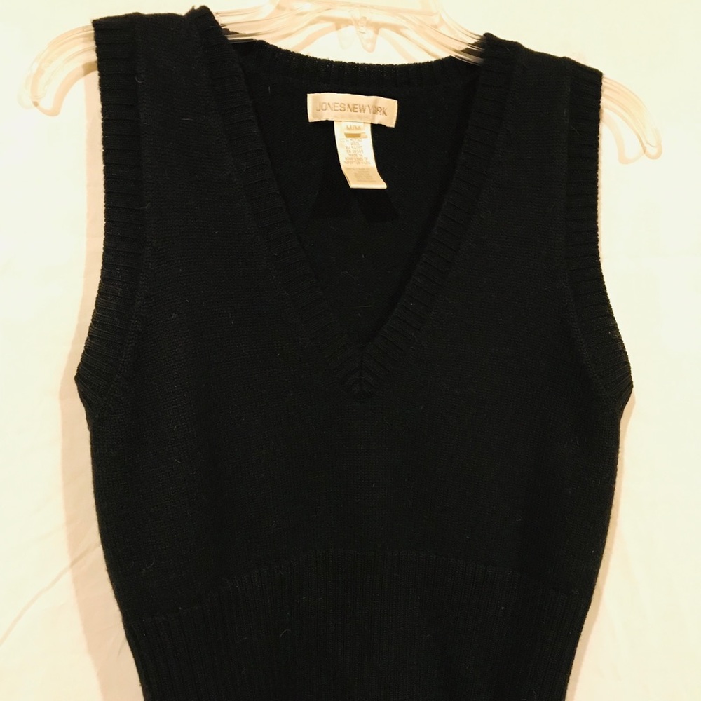 Sweater vest
